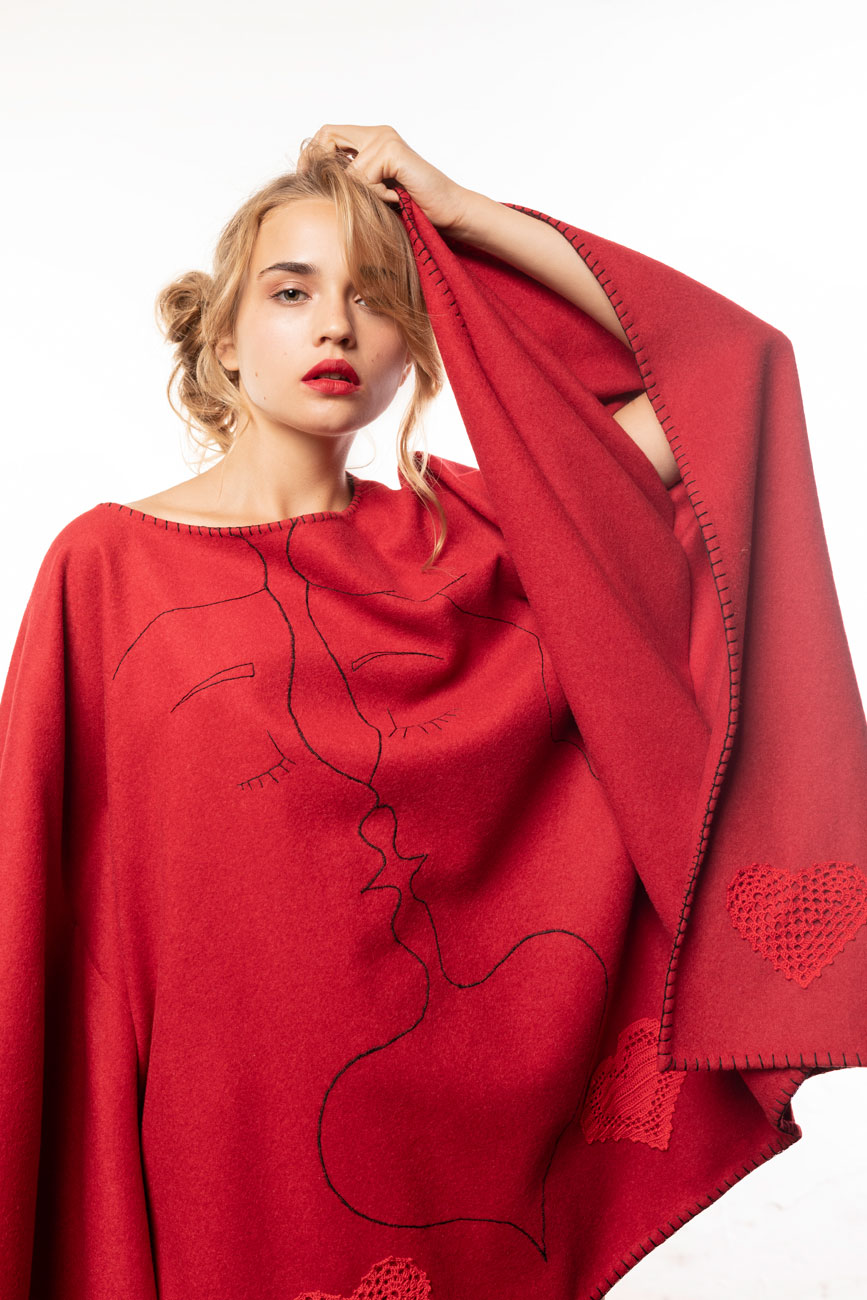 poncho - victoria torlonia
